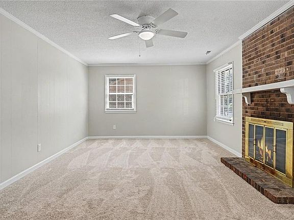 4th image of 1115 Castlegate Dr