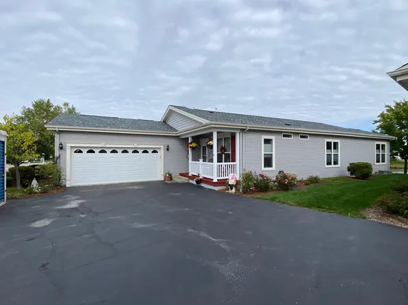 45 Rocking Horse Ln, Grayslake, IL 60030