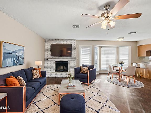3rd image of 1317 W ESTRELLA Drive