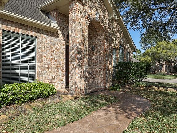 2nd image of 2602 Parkbriar Ln