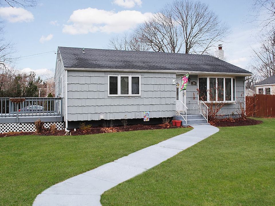 1st image of 248 Woodycrest Dr