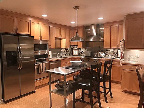 2nd image of 64 Grandview Cir