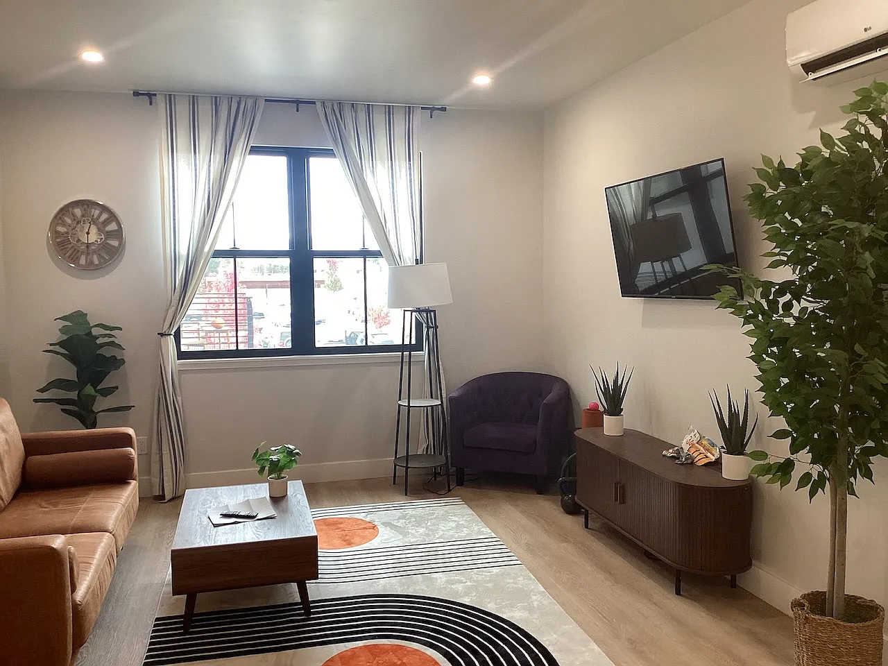 1 bed, 700 sqft, $1,750 — Photo 3