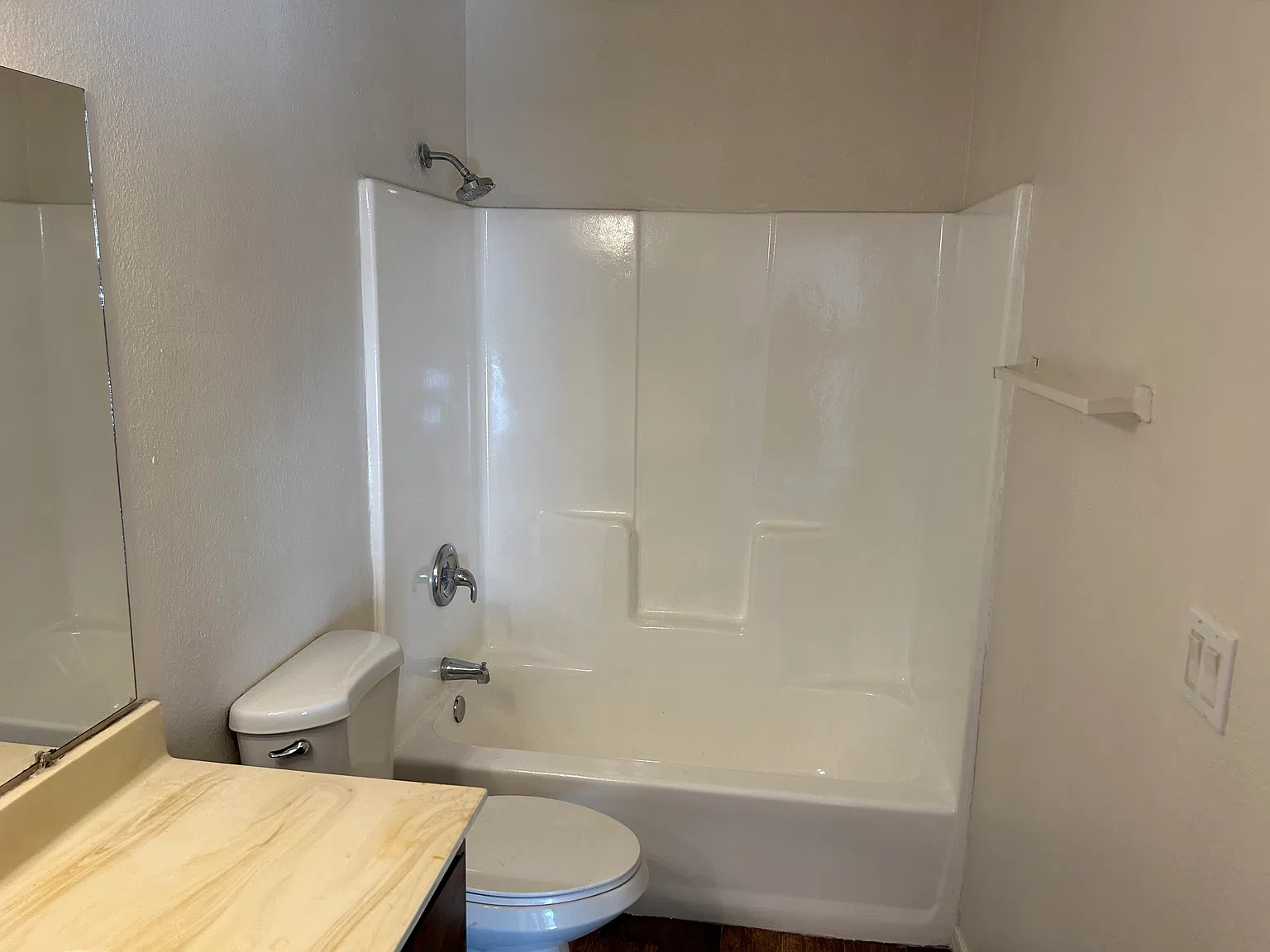 2 bed, 750 sqft, $950 — Photo 2