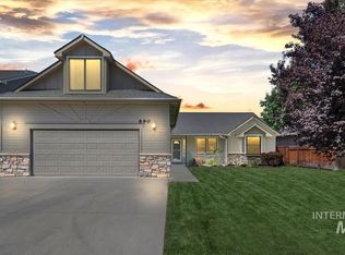 890 W White Sands Dr, Meridian, ID 83642