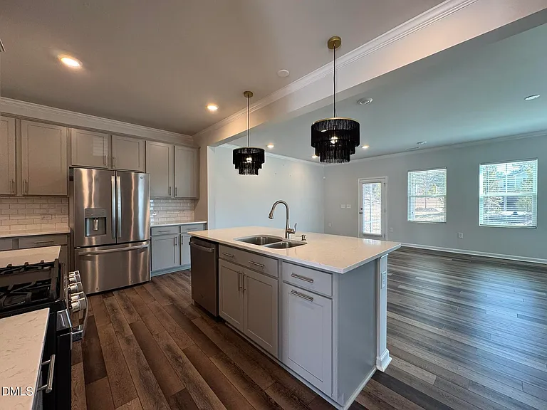 104 Jade Creek Dr — Photo 7
