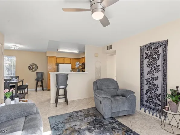 3425 E Russell Rd Unit 240, Paradise Town, NV 89120