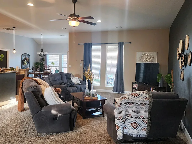 2701 Palo Pinto — Photo 9