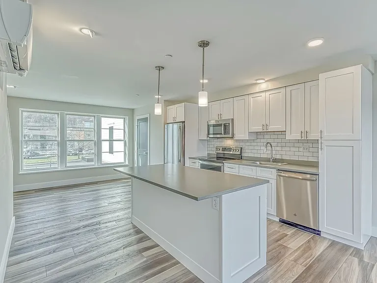 323 Taughannock Blvd — Photo 37