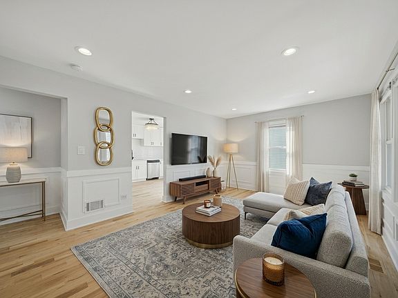 2nd image of 1309 Howard Ave