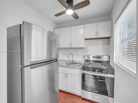4th image of 1525 Meridian Ave APT 201