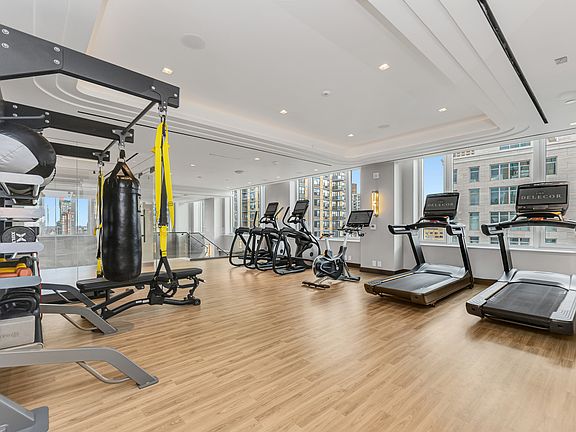 5th image of 250 E 83rd St #24B