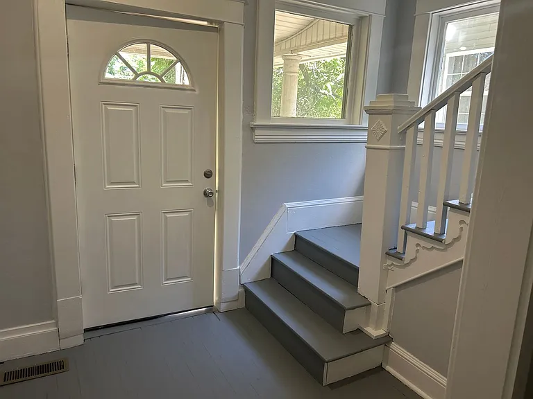 221 Vance St — Photo 12