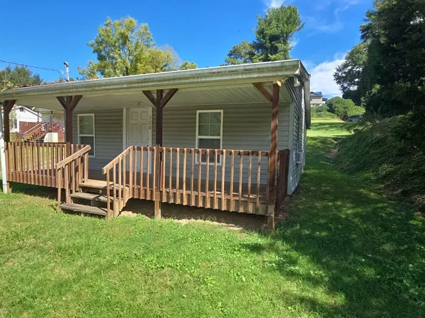 320 Small Cir, Lenoir, NC 28645