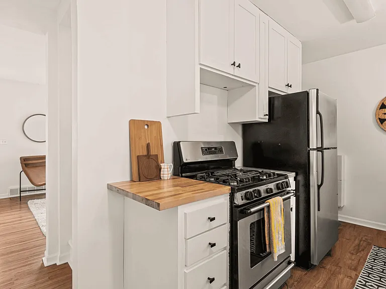1818 Cleveland St NE — Photo 9