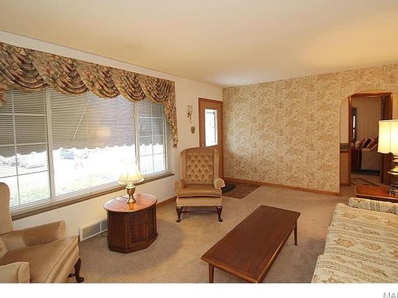 4th image of 4829 Oakbrier Dr