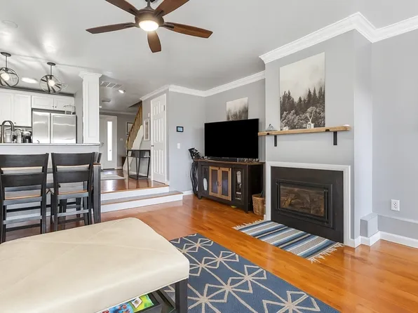 20 Westcliff Dr, Plymouth, MA 02360