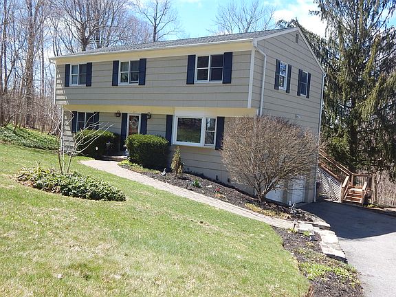 2nd image of 58 Sunset Dr