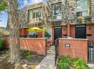 69 Upper Canada Dr UNIT 2, Toronto, ON M2P2A2