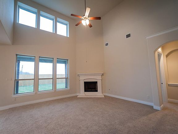 4th image of 12407 Emerald Ln