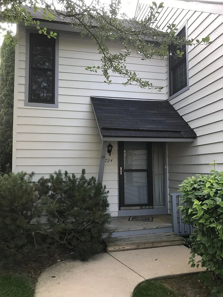 724 Shepard Ct photo 1