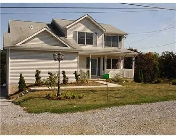 339 Sycamore St photo 1