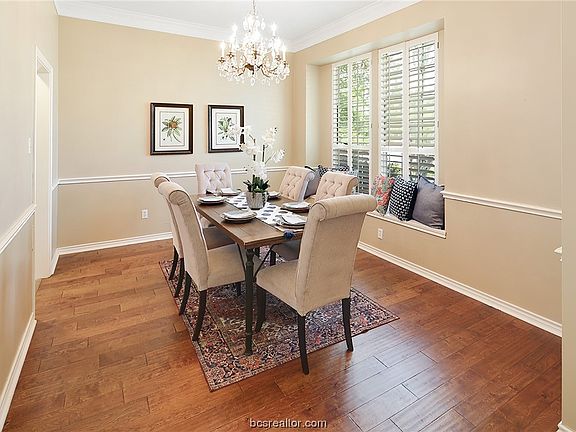 3rd image of 4204 Snug Harbor Dr