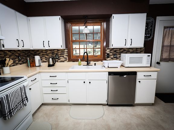 2nd image of 12924 Larene Dr