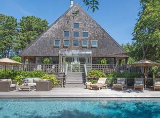 (Undisclosed Address), Southampton, NY 11968