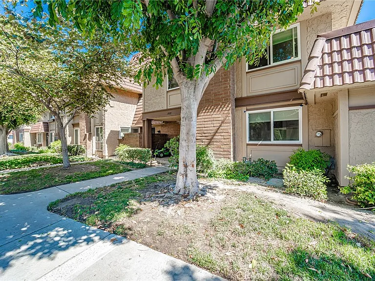 11321 Hart Way — Photo 3