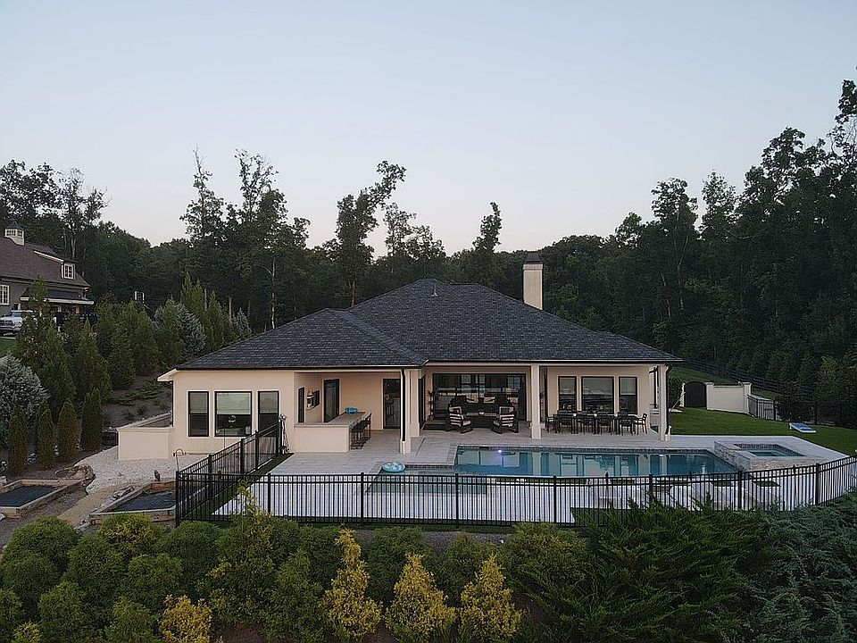2nd image of 1721 Nighbert Ln