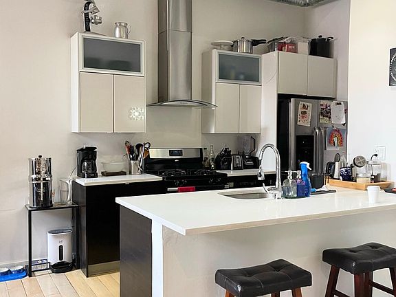 3rd image of 728 Market St #204