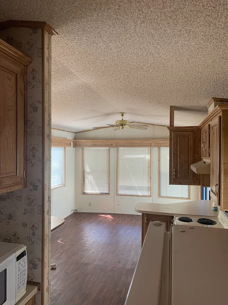 Building Photo - 330 E Saguaro Dr #1