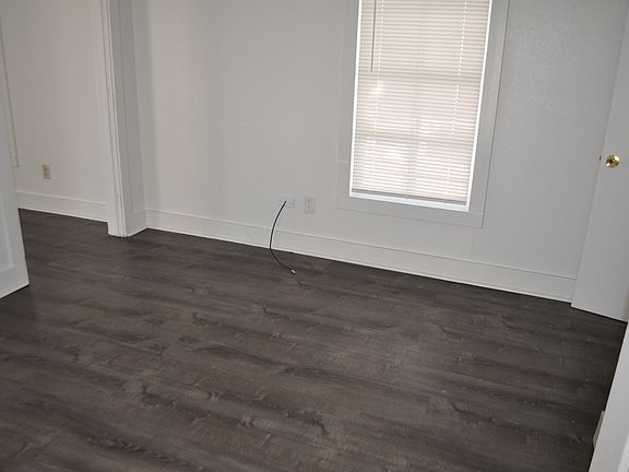 5th image of 300 Wyatt St