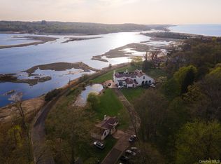 717 Short Beach Rd, Saint James, NY 11780