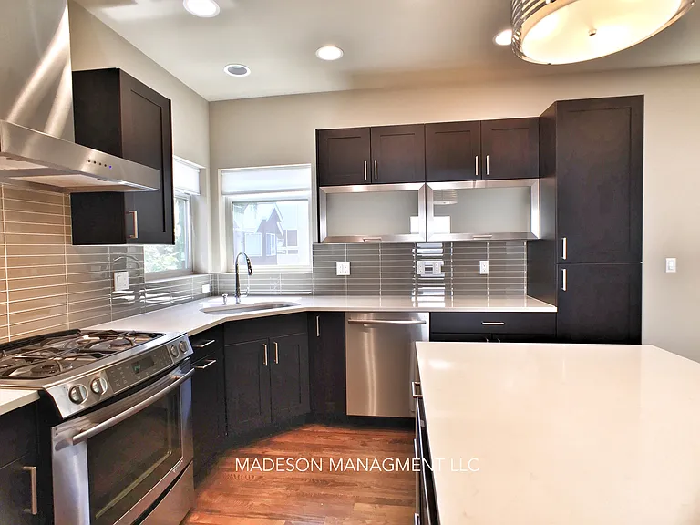 7445A 4th Ave NE — Photo 4