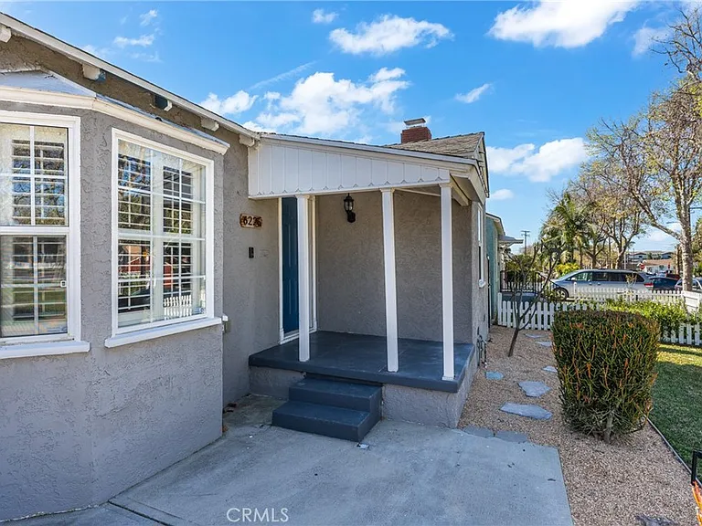 6226 Magnolia Ave — Photo 2
