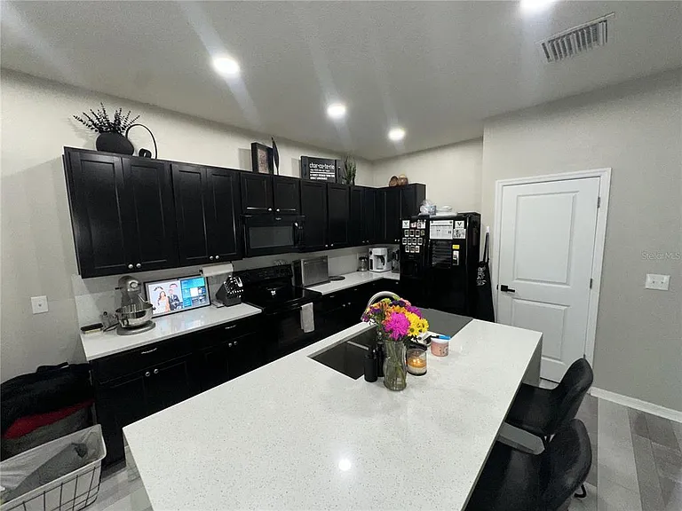 8906 Indigo Trail Loop — Photo 4