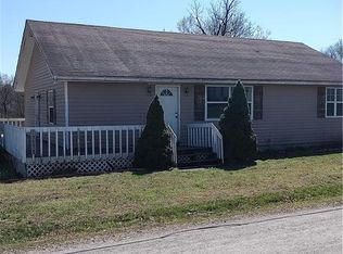 13538 E Mission Rd, Nevada, MO 64772