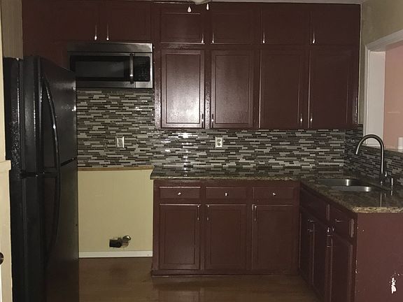 4th image of 3831 Woodrow Dr