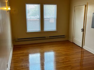 232 N Genesee St APT 304, Waukegan, IL 60085