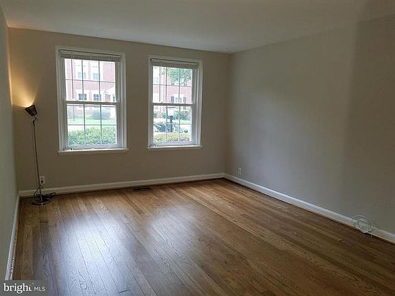 4th image of 3251 S Stafford St APT B1