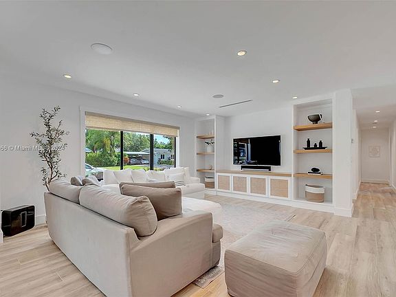 5th image of 7510 SW 163rd St