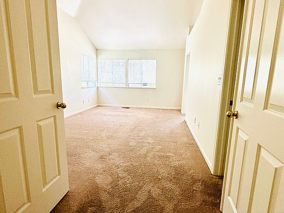 Primary bdrm