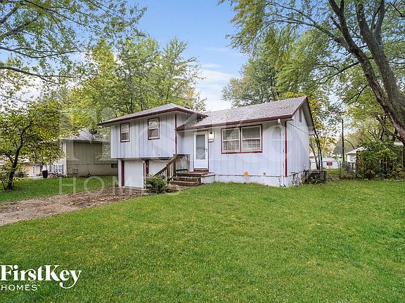 2nd image of 9736 Wallace Ave