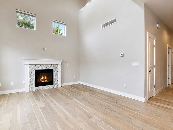 4th image of 8457 Cromwell Dr #1