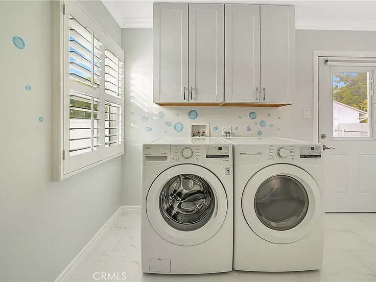 22907 Leonora Dr — Photo 29