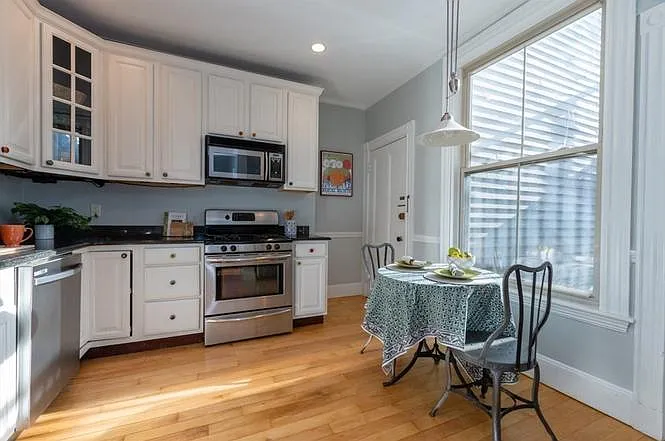 46 Eustis St #4 — Photo 2