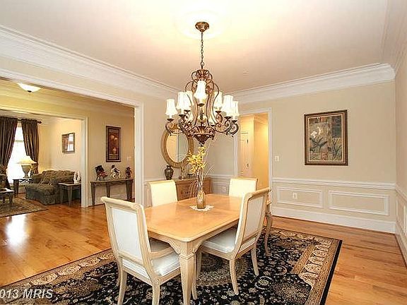 5th image of 6100 Rosemont Cir