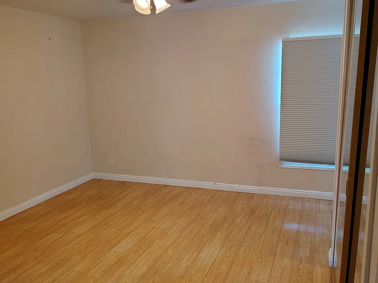4734 Allott Ave — Photo 20